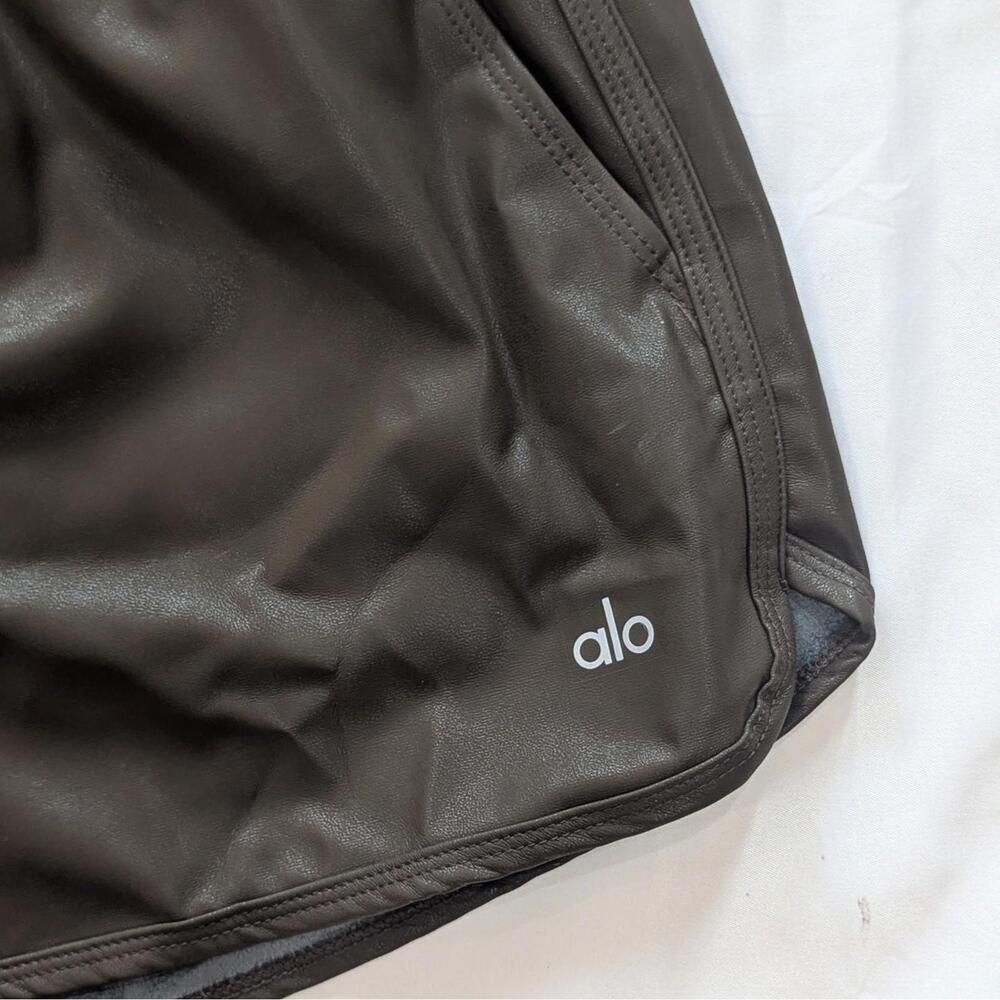 Alo Yoga Faux Leather Power Hour Shorts Size Large Brown NWT - Picture 4 of 8
